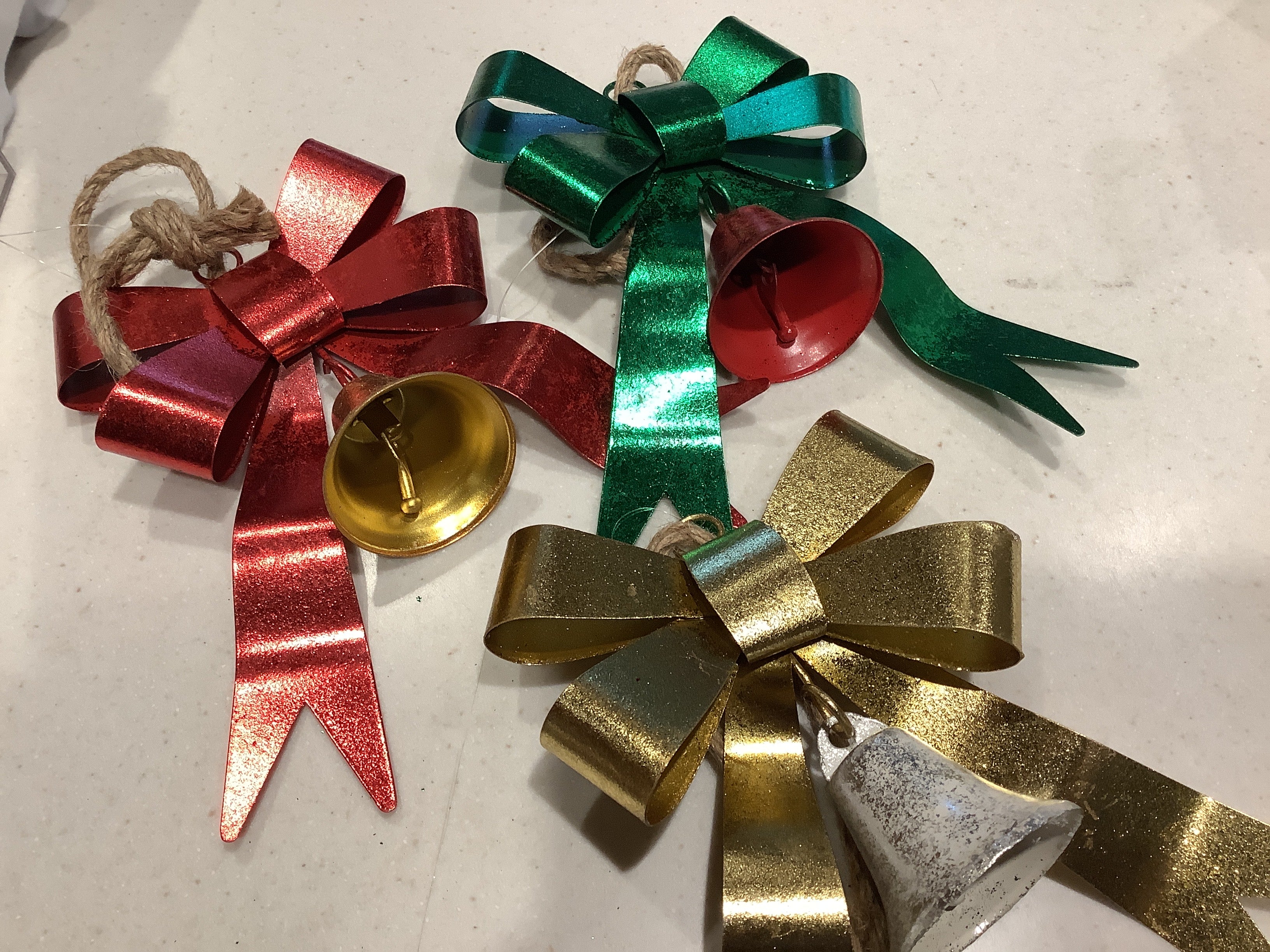 Metal Bow with Bell