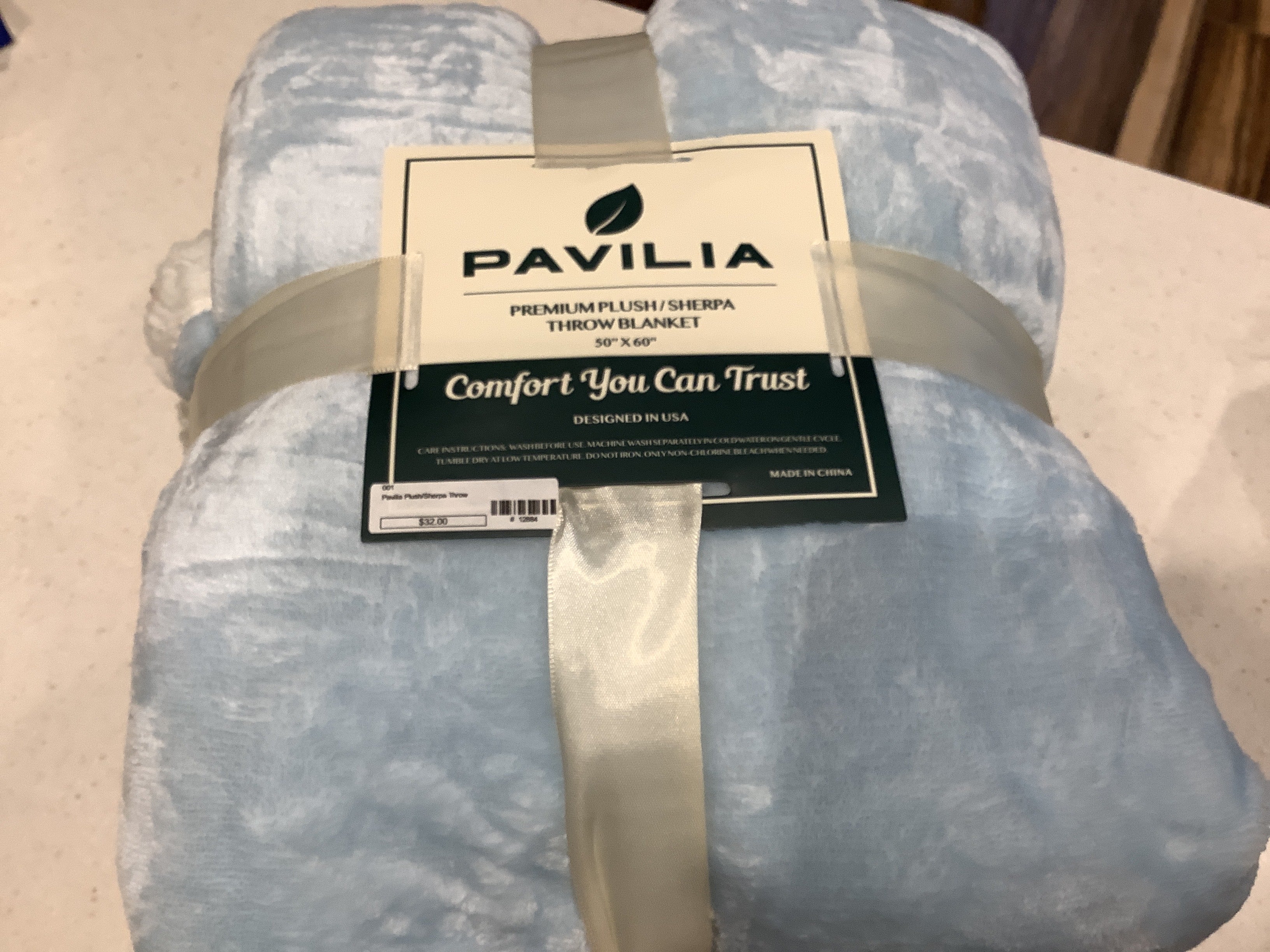 Pavilia Sherpa Throw Blanket